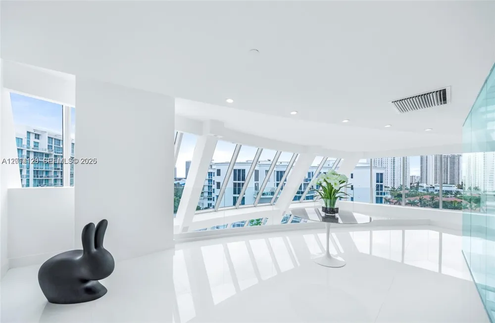 2950 NE 188th St #547 Aventura, FL 33180