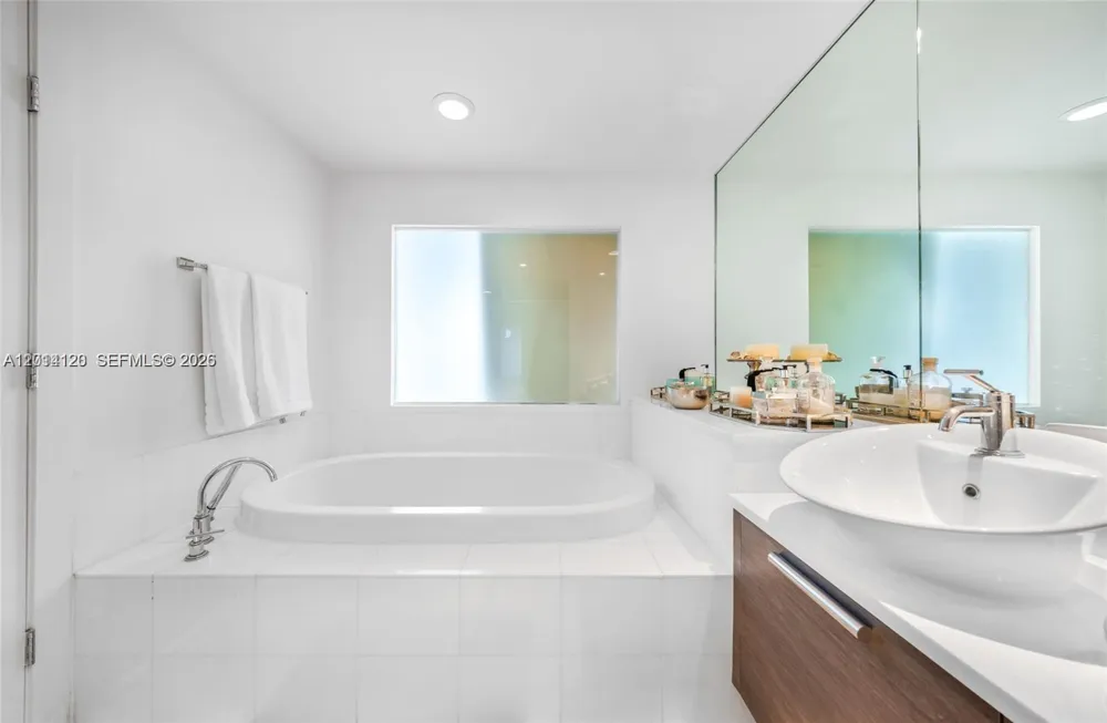 2950 NE 188th St #547 Aventura, FL 33180