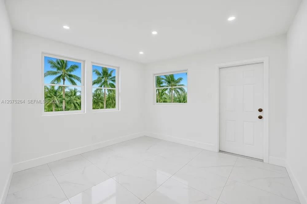 105 NW 14th Way #0 Dania Beach, FL 33004