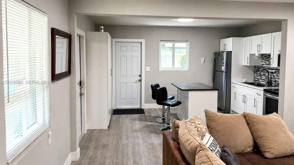 4017 SW 20th St West Park, FL 33023