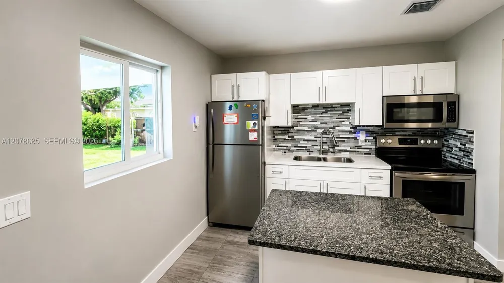 4017 SW 20th St West Park, FL 33023
