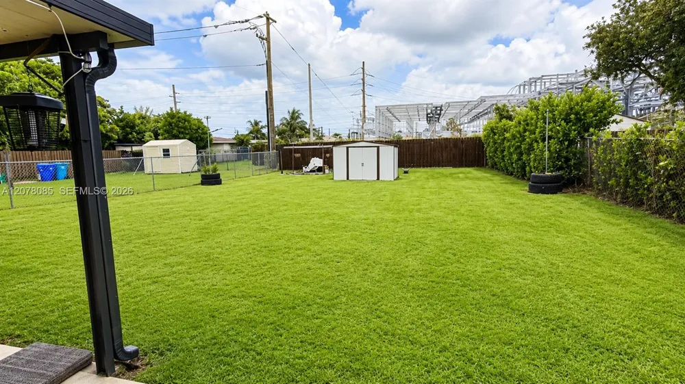 4017 SW 20th St West Park, FL 33023