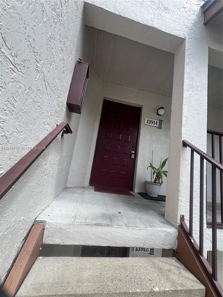13914 SW 91st Ter #13914 Miami, FL 33186