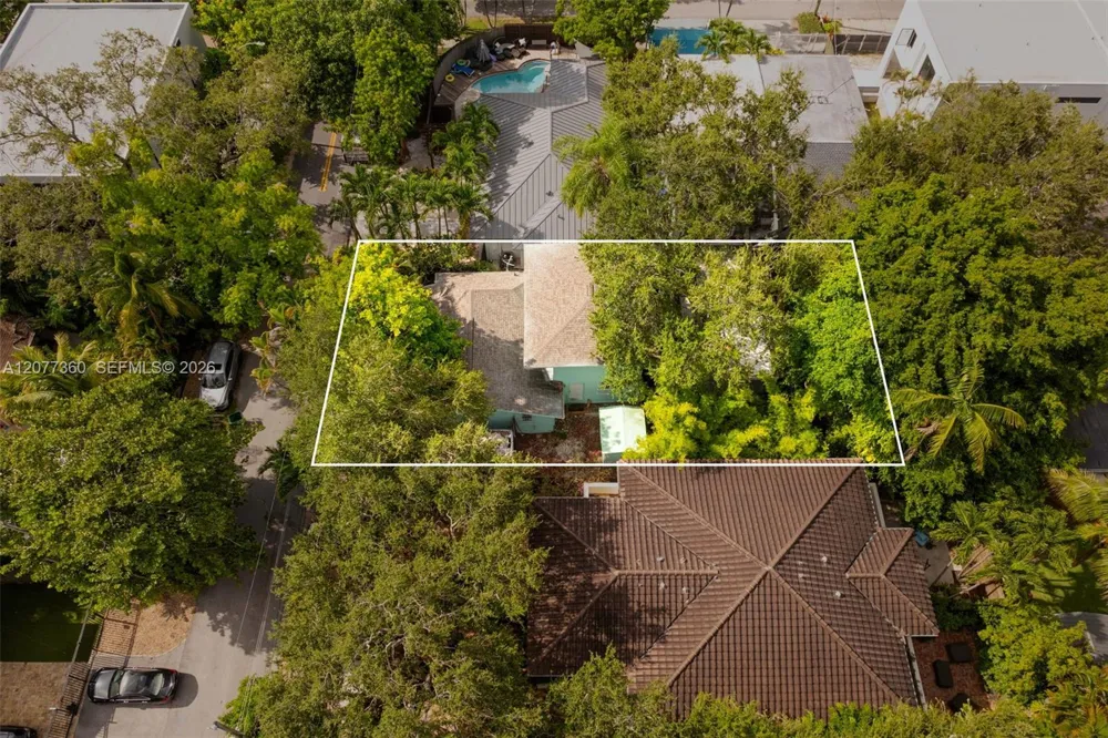 2952 Louise St Coconut Grove, FL 33133