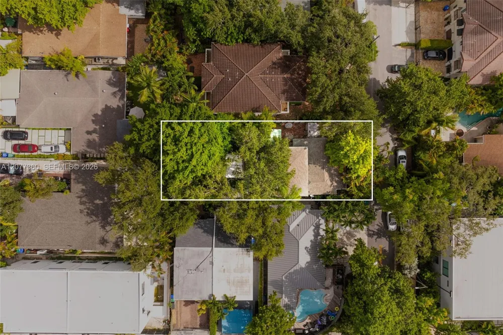 2952 Louise St Coconut Grove, FL 33133