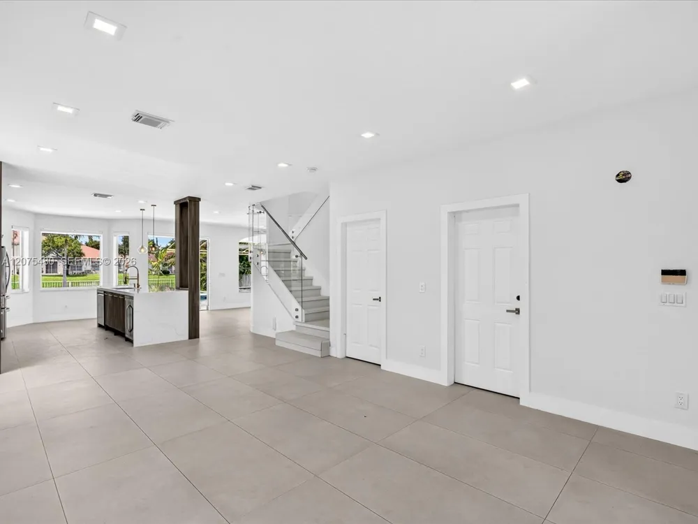 1800 NW 78th Ave Pembroke Pines, FL 33024