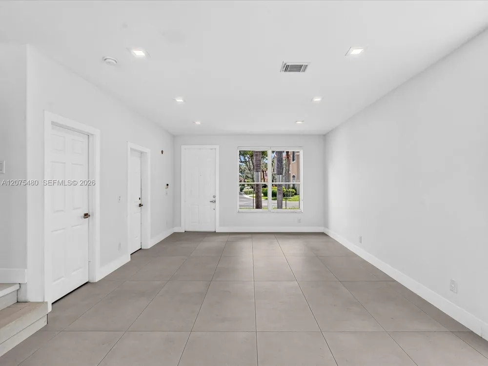 1800 NW 78th Ave Pembroke Pines, FL 33024
