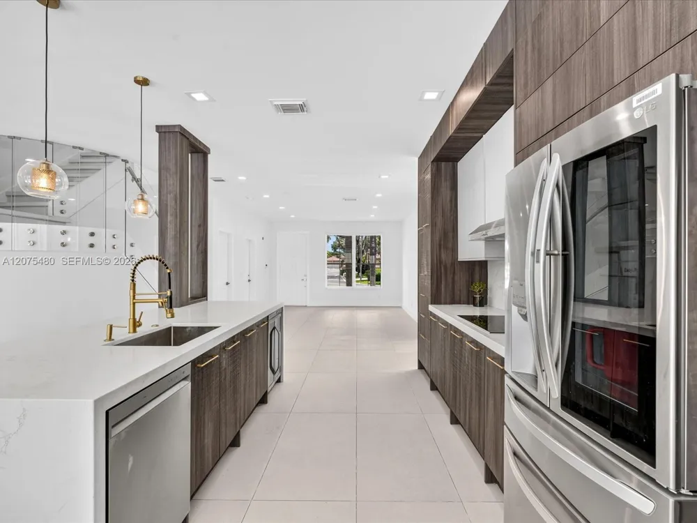 1800 NW 78th Ave Pembroke Pines, FL 33024