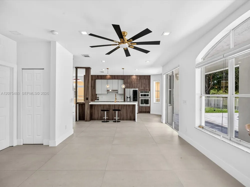 1800 NW 78th Ave Pembroke Pines, FL 33024