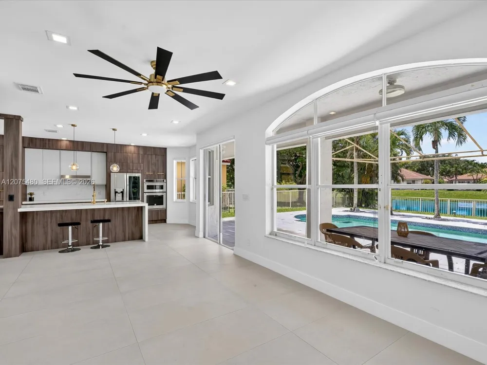 1800 NW 78th Ave Pembroke Pines, FL 33024
