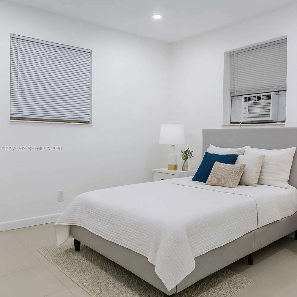 1046 Foster Rd #0 Hallandale Beach, FL 33009