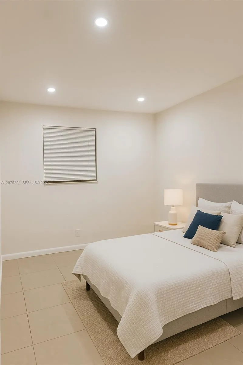 1046 Foster Rd #0 Hallandale Beach, FL 33009