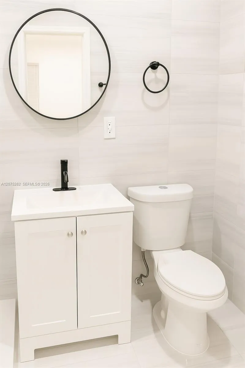 1046 Foster Rd #0 Hallandale Beach, FL 33009