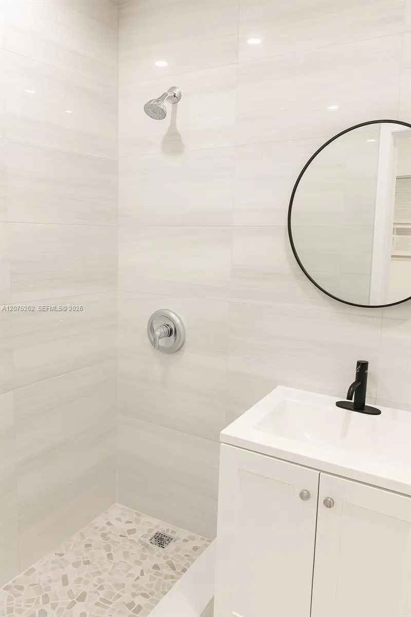 1046 Foster Rd #0 Hallandale Beach, FL 33009