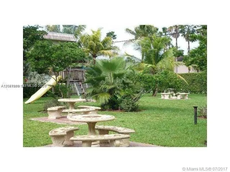 6720 Nova Dr #101-8 Davie, FL 33317