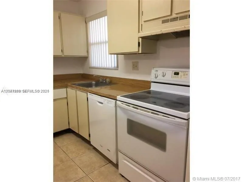 6720 Nova Dr #101-8 Davie, FL 33317