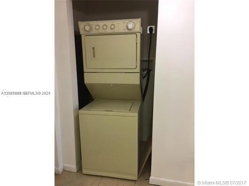 6720 Nova Dr #101-8 Davie, FL 33317
