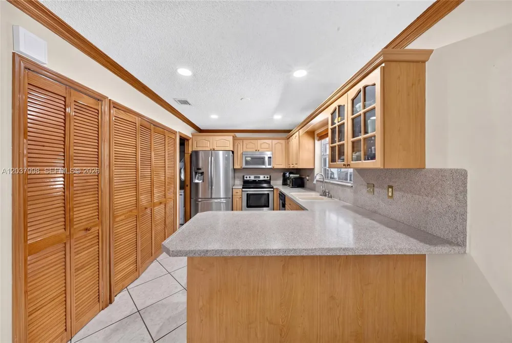 955 NW 128th Ct Miami, FL 33182