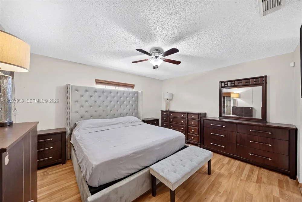955 NW 128th Ct Miami, FL 33182
