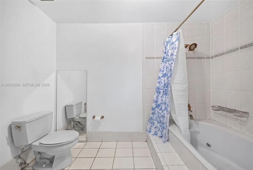 955 NW 128th Ct Miami, FL 33182