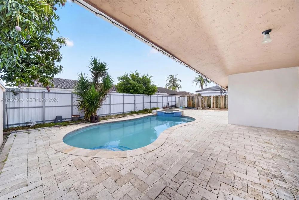 955 NW 128th Ct Miami, FL 33182