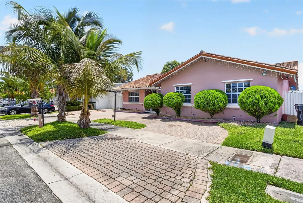 955 NW 128th Ct Miami, FL 33182