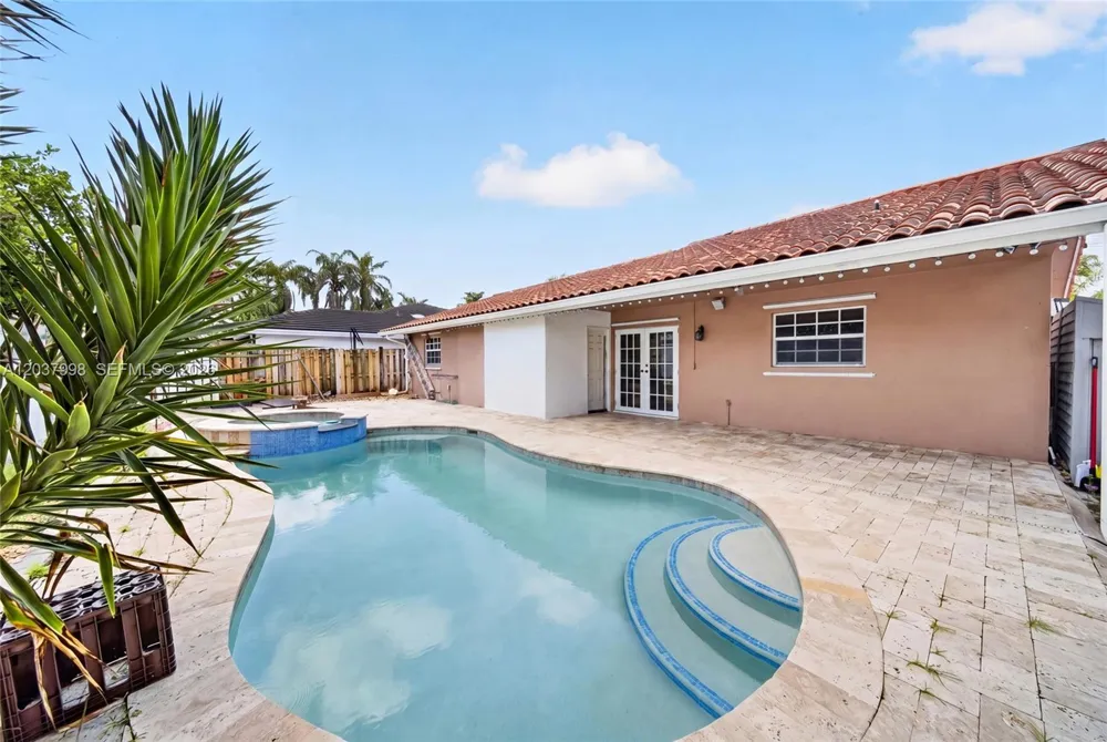 955 NW 128th Ct Miami, FL 33182