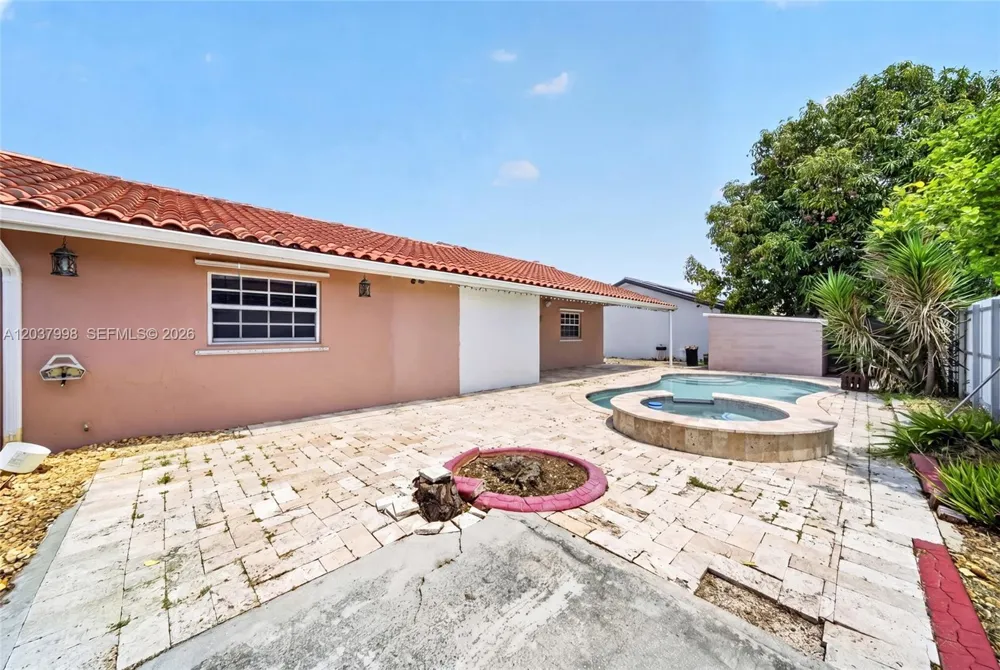 955 NW 128th Ct Miami, FL 33182