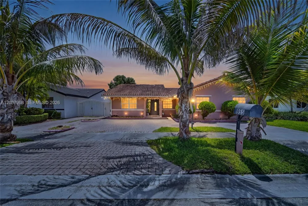 955 NW 128th Ct Miami, FL 33182