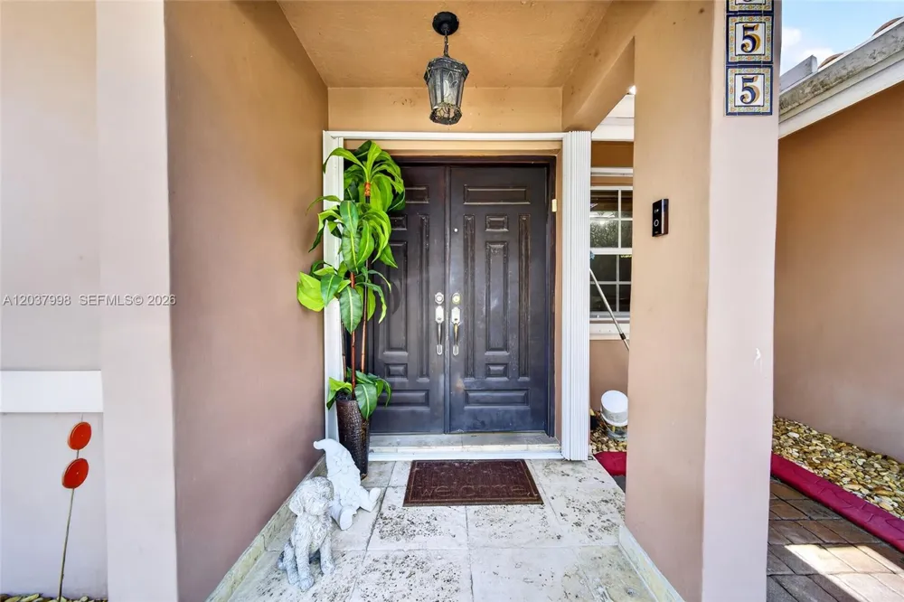 955 NW 128th Ct Miami, FL 33182