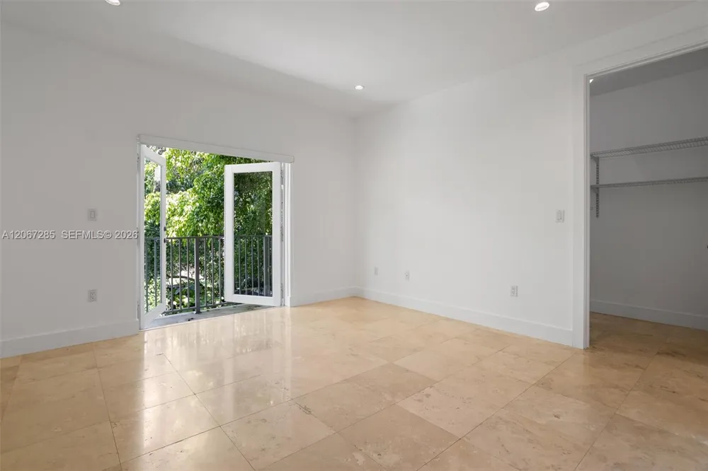 2784 SW 34th Ave Miami, FL 33133
