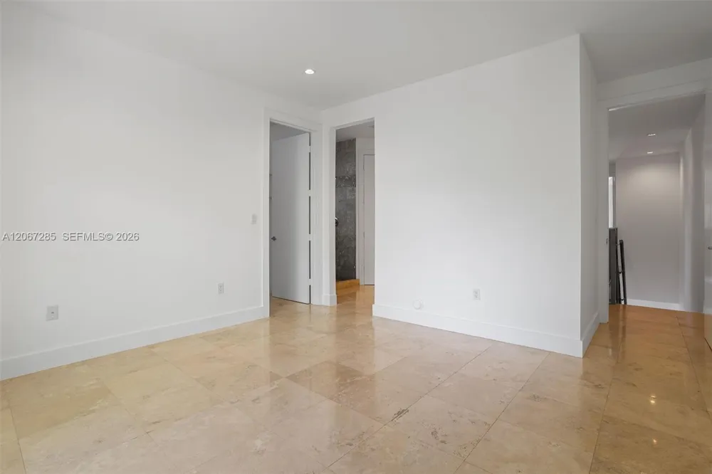2784 SW 34th Ave Miami, FL 33133