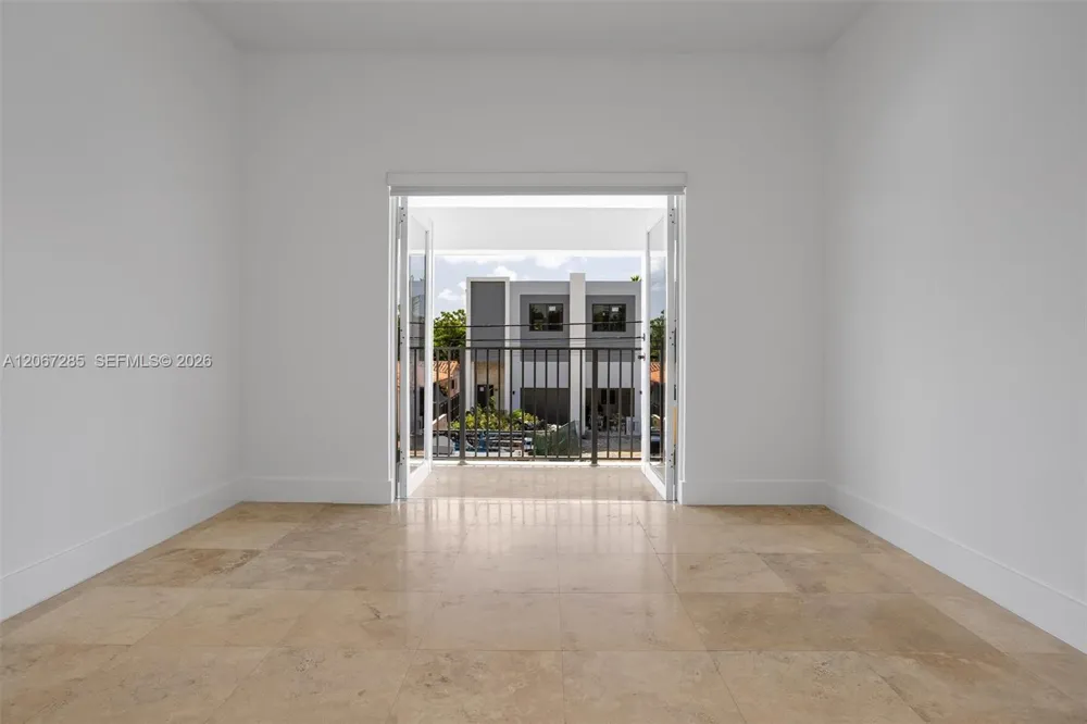 2784 SW 34th Ave Miami, FL 33133