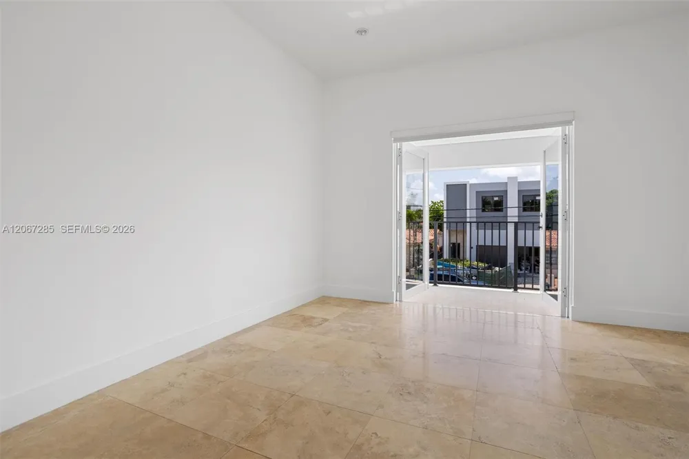 2784 SW 34th Ave Miami, FL 33133