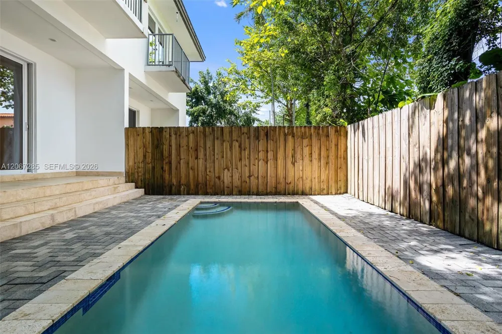 2784 SW 34th Ave Miami, FL 33133