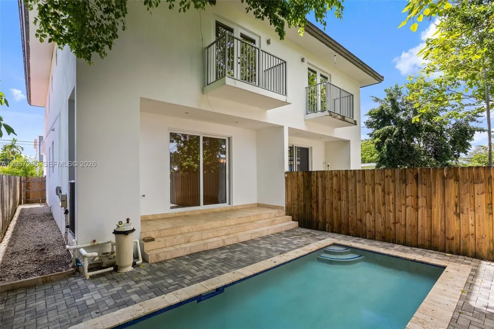 2784 SW 34th Ave Miami, FL 33133