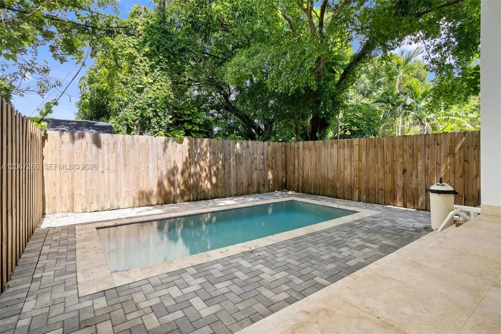 2784 SW 34th Ave Miami, FL 33133
