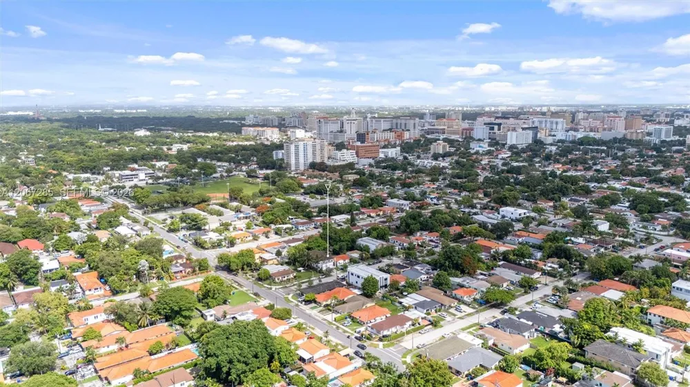 2784 SW 34th Ave Miami, FL 33133