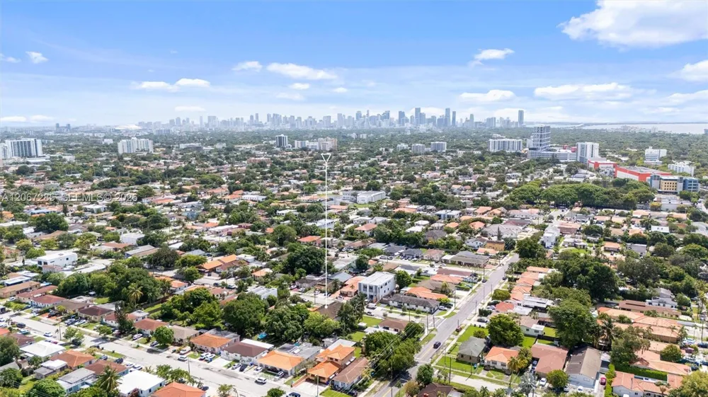 2784 SW 34th Ave Miami, FL 33133