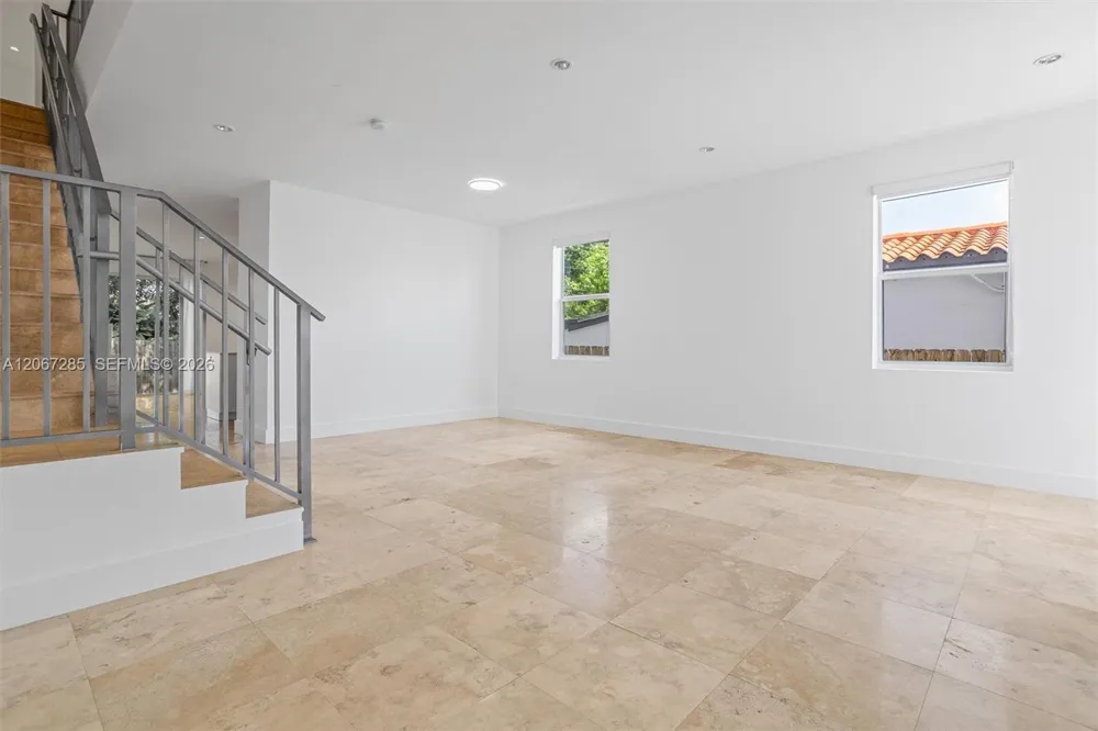 2784 SW 34th Ave Miami, FL 33133