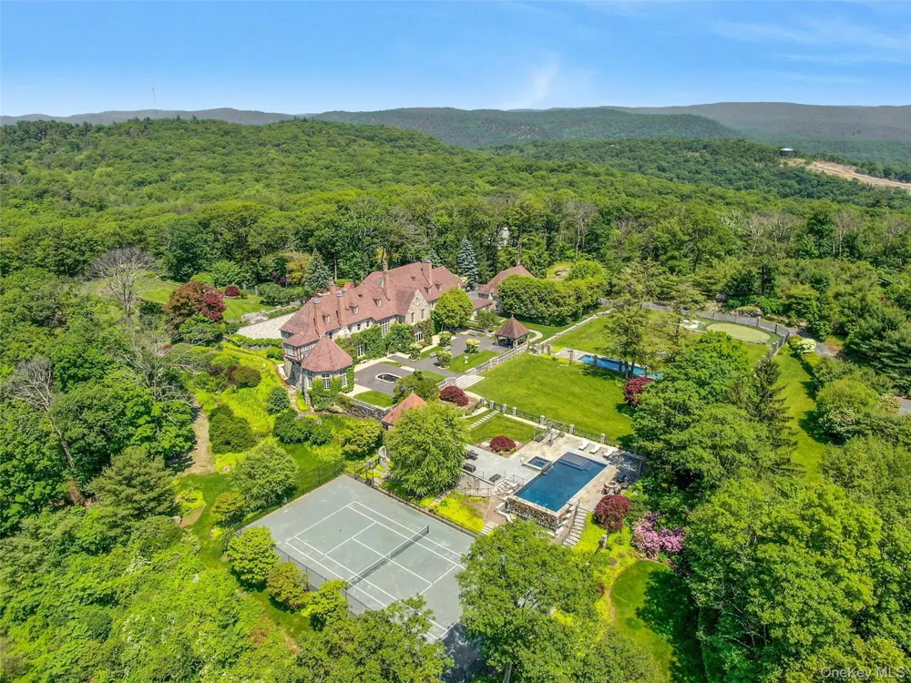 120 Ridge Road Tuxedo Park, NY 10987