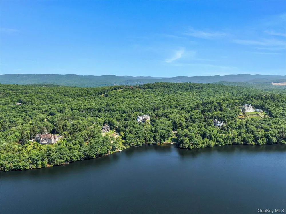120 Ridge Road Tuxedo Park, NY 10987