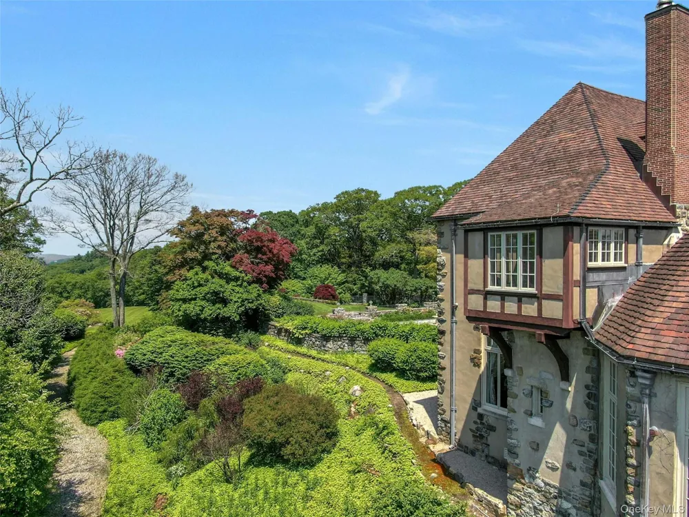 120 Ridge Road Tuxedo Park, NY 10987