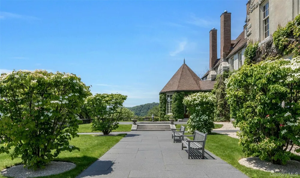 120 Ridge Road Tuxedo Park, NY 10987