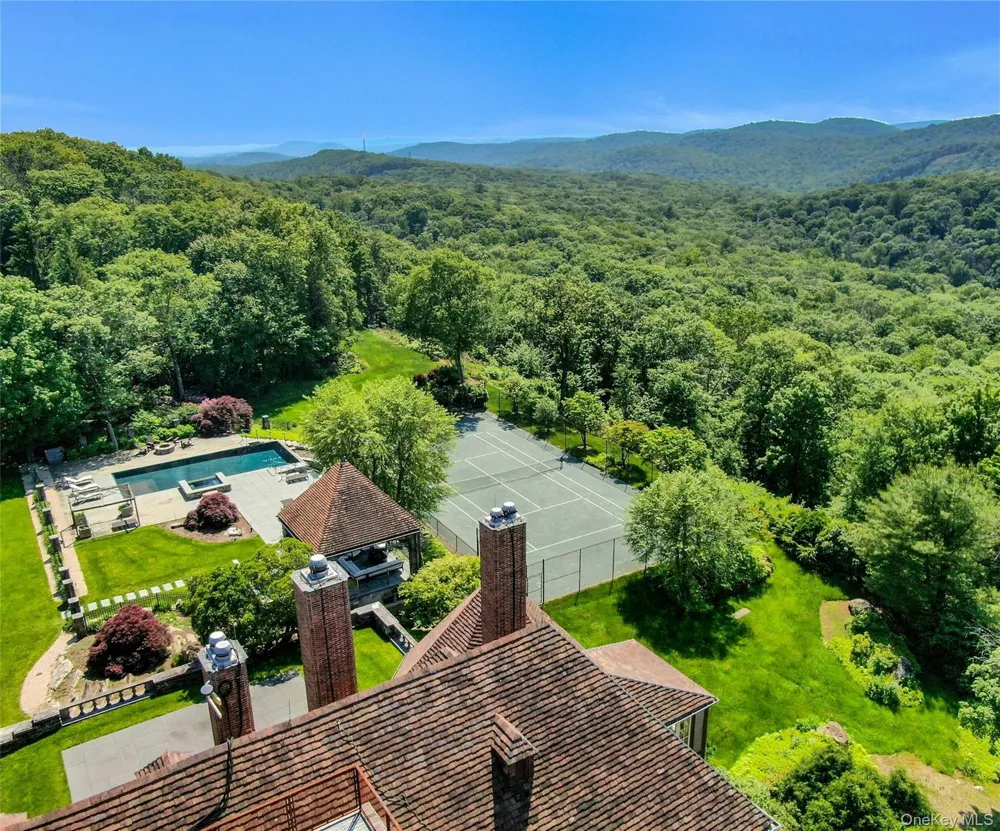 120 Ridge Road Tuxedo Park, NY 10987