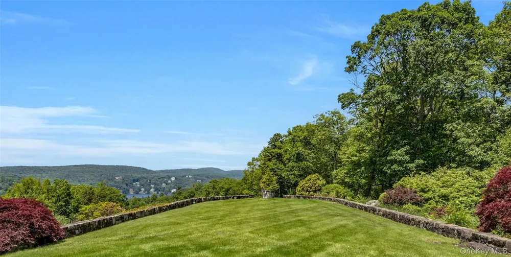 120 Ridge Road Tuxedo Park, NY 10987