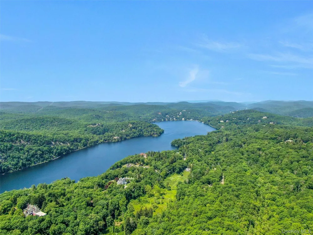 120 Ridge Road Tuxedo Park, NY 10987