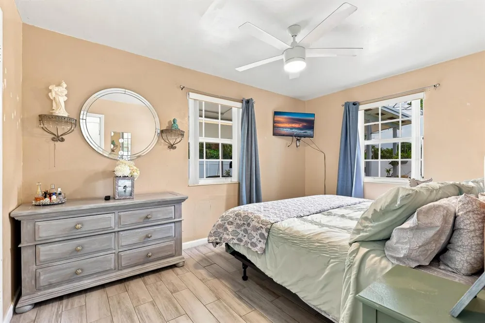 3239 DOLAN ROAD Palm Springs, FL 33406