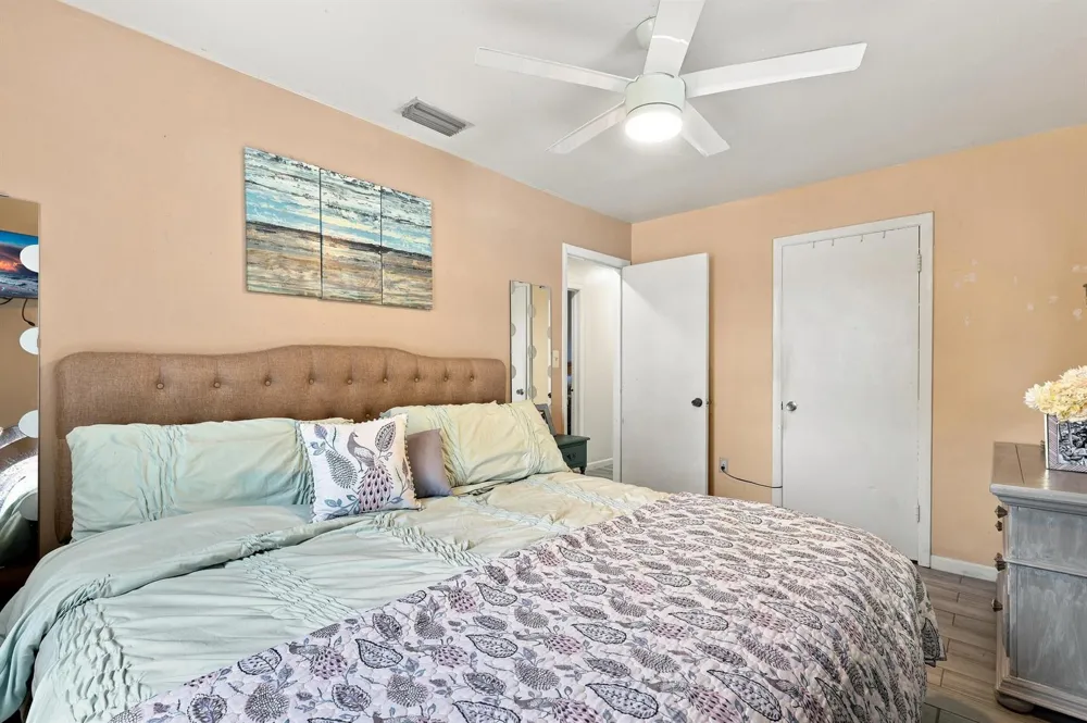 3239 DOLAN ROAD Palm Springs, FL 33406