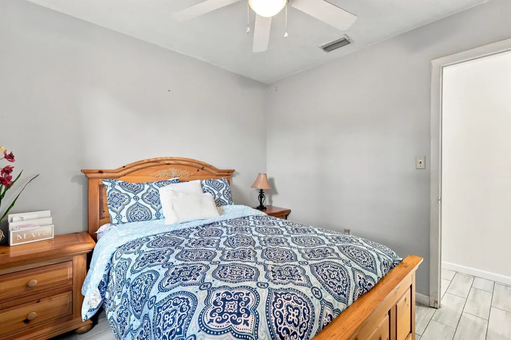 3239 DOLAN ROAD Palm Springs, FL 33406